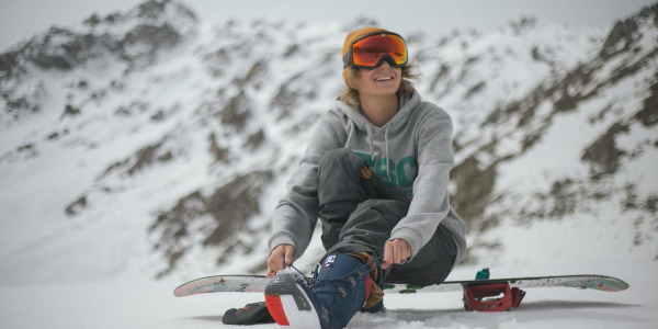 Echipament snowboard: cele 7 piese de care ai nevoie și ordinea în care le cumperi